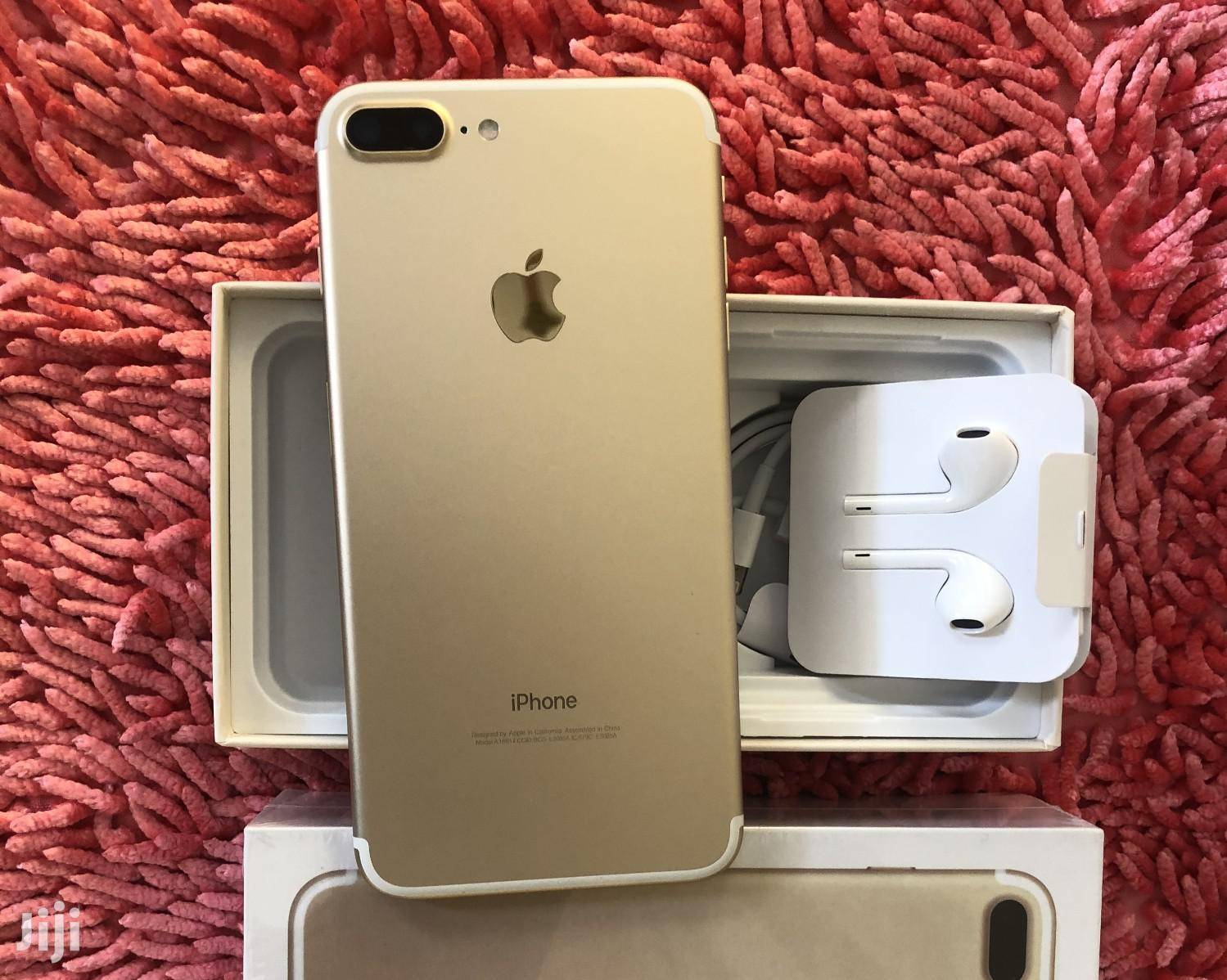 [{"lang_code":"vi","content":"Iphone 7 Plus - Qu\u1ed1c t\u1ebf"}]